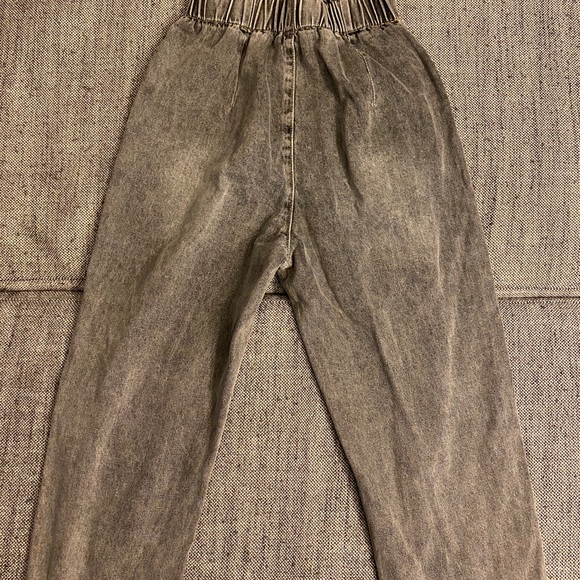 SHEIN JEANS WITH ELASTIC WAISTBAND - Picture 2 of 2